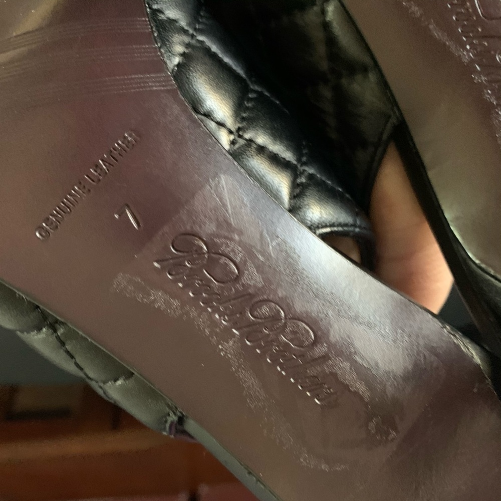 Brooks Brothers Black Leather Quilted Pumps Size 7 - Picture 6 of 8